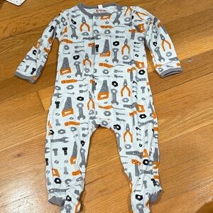 Magnetic Gray and Orange Tool Print Footie